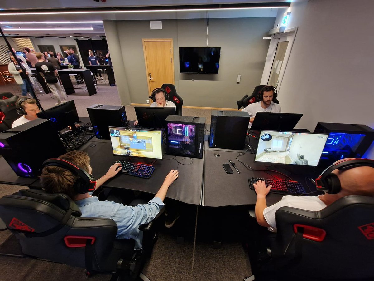 A group playing Counter-Strike.